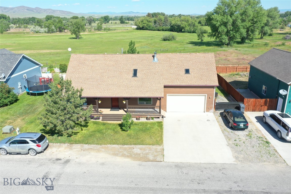 740 Linda Lane Property Photo 1