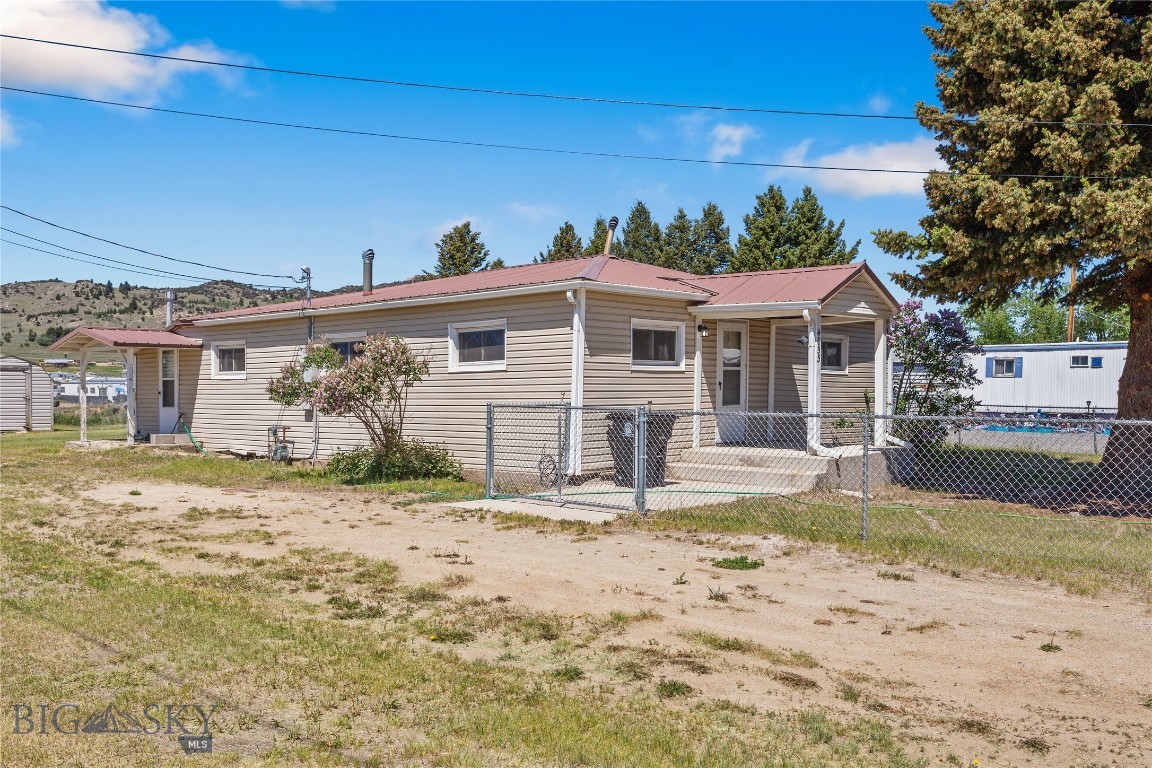 4053 Wynne Property Photo 1