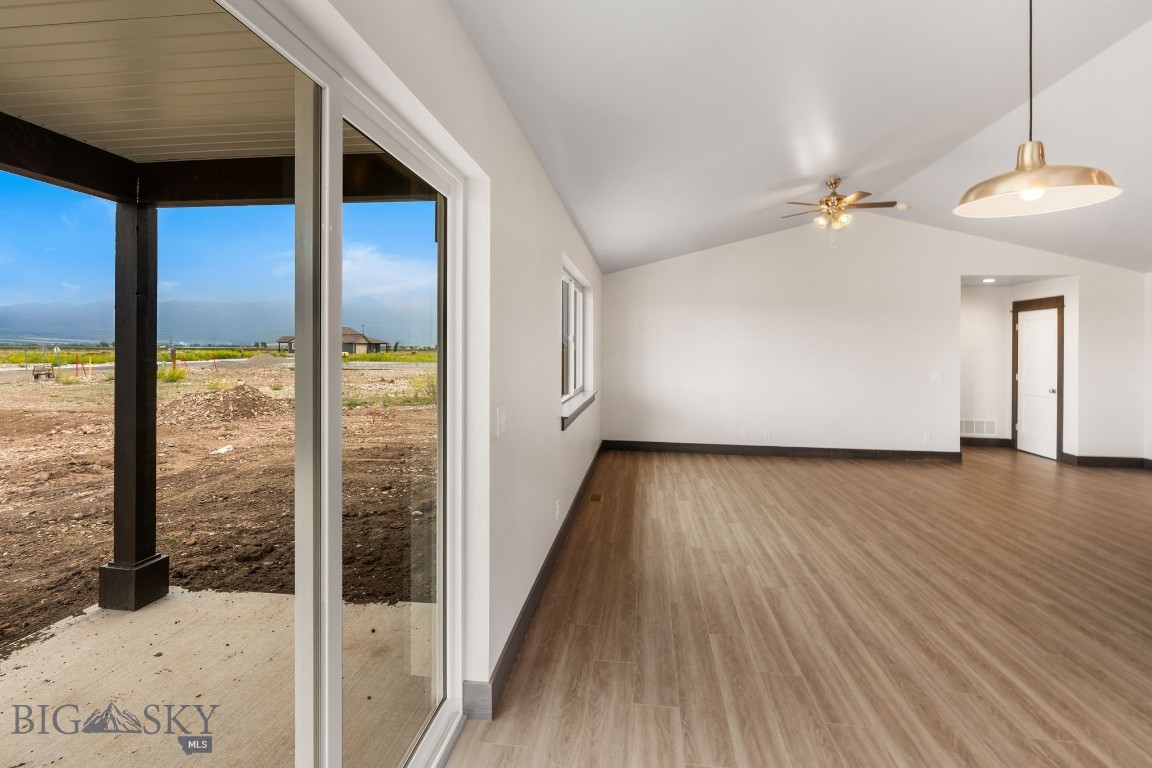 2019 Waterfall Trail Property Photo 4