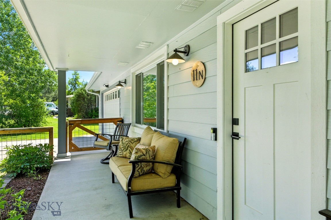 11 N Yellowstone Avenue Property Photo 4
