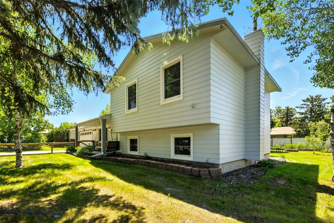 11 N Yellowstone Avenue Property Photo 5