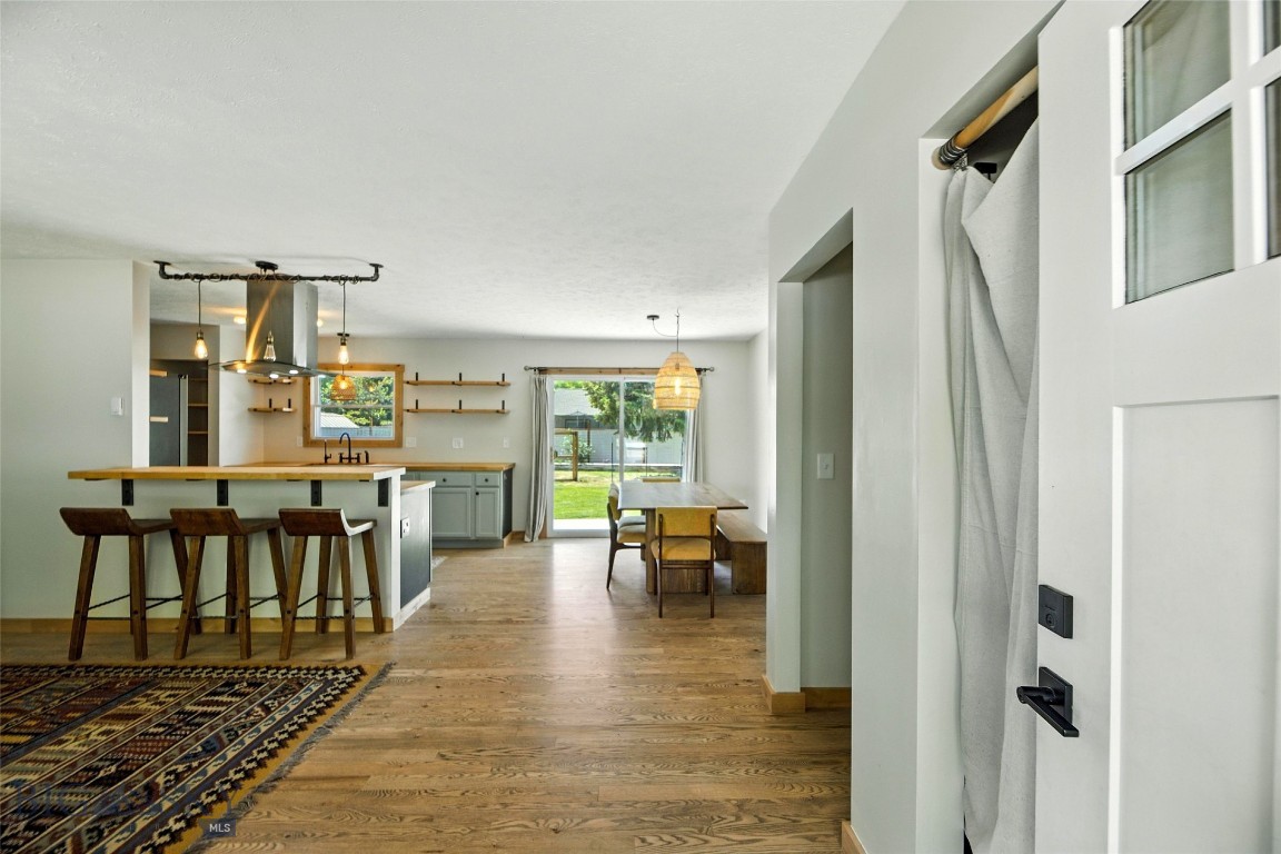 11 N Yellowstone Avenue Property Photo 6
