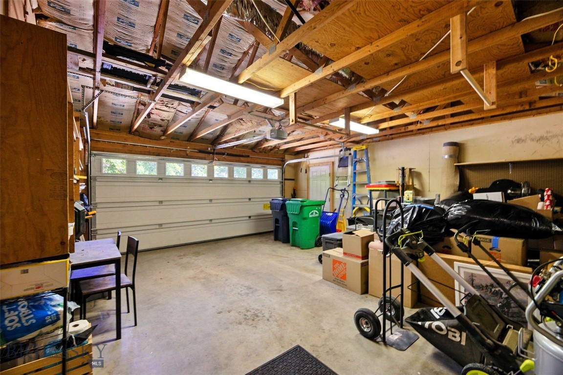 11 N Yellowstone Avenue Property Photo 32