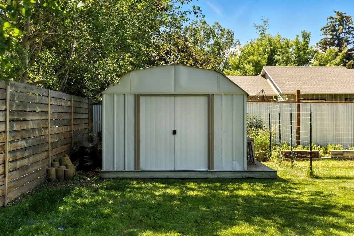 11 N Yellowstone Avenue Property Photo 37