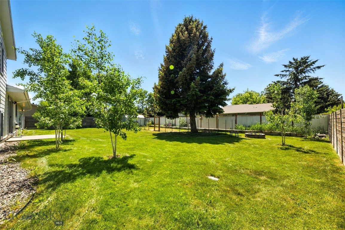 11 N Yellowstone Avenue Property Photo 40