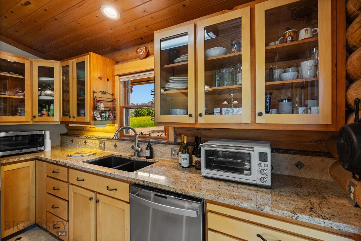 8965 Sandy Creek Lane Property Photo 11
