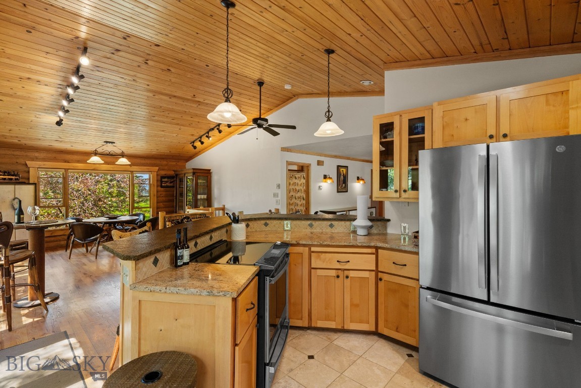 8965 Sandy Creek Lane Property Photo 13