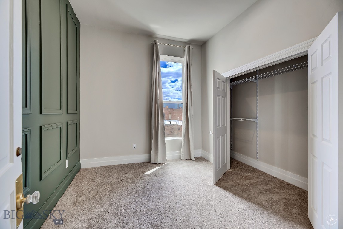 140 W Park Street Property Photo 27