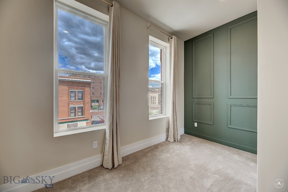 140 W Park Street Property Photo 31
