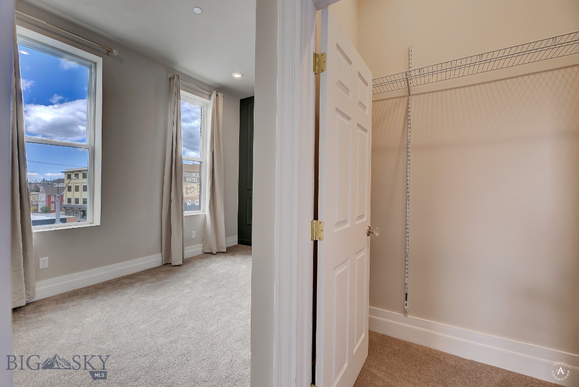 140 W Park Street Property Photo 52