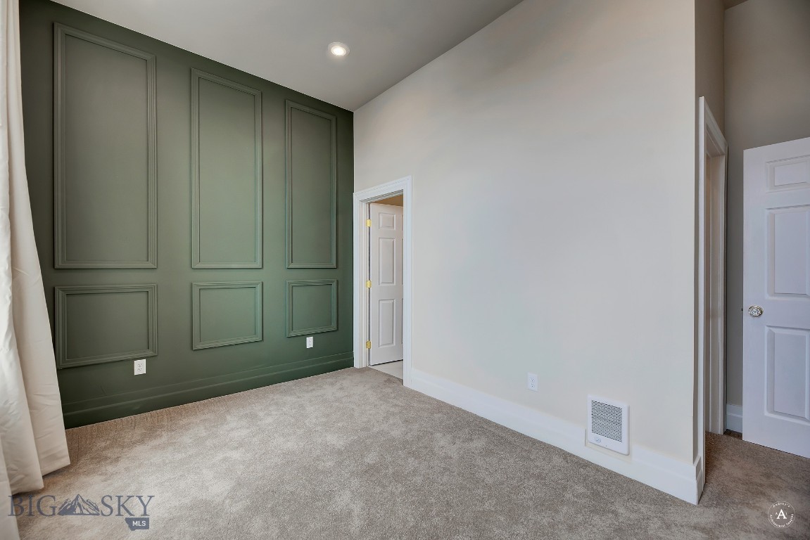 140 W Park Street Property Photo 54