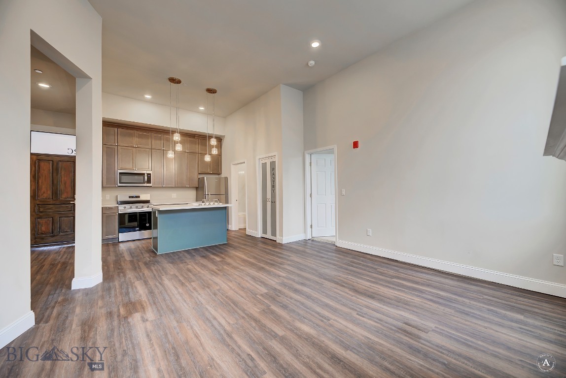 140 W Park Street Property Photo 60