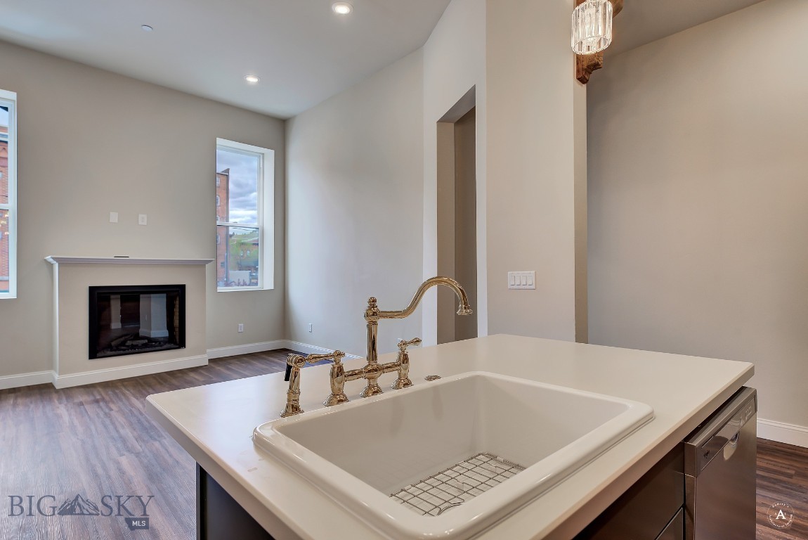 140 W Park Street Property Photo 66
