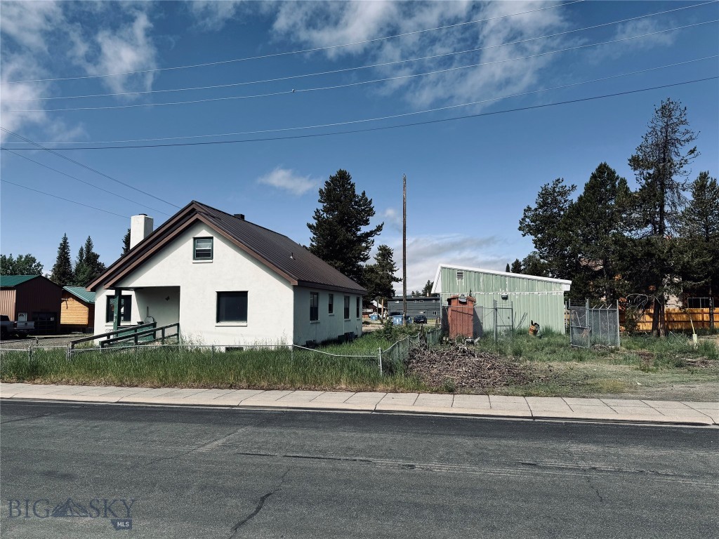 124 N Geyser Street Property Photo 2
