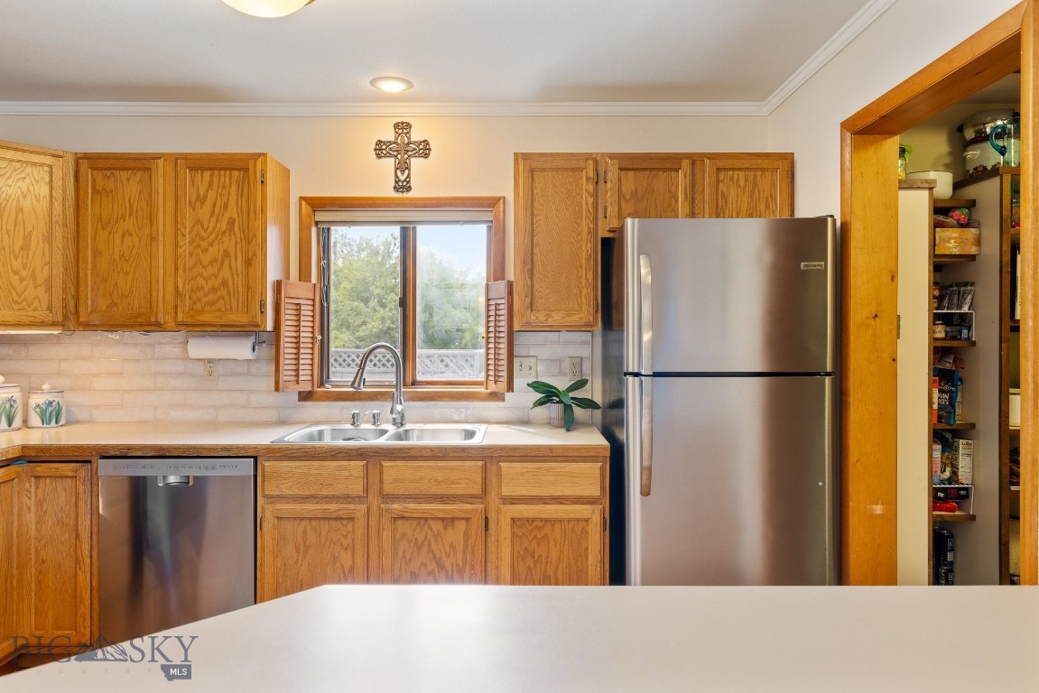 730 Painted Canyon Drive Property Photo 14