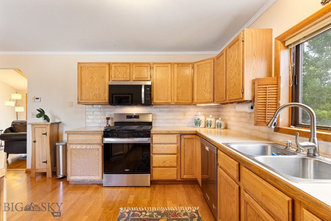 730 Painted Canyon Drive Property Photo 15