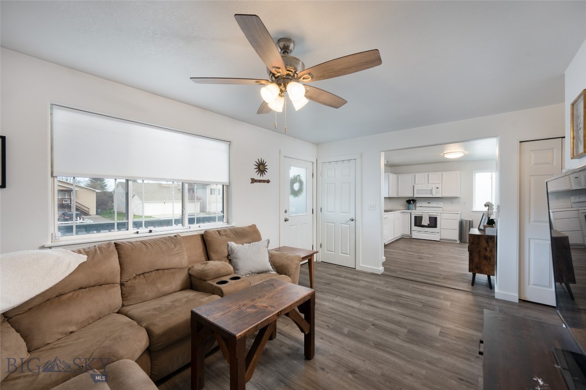 208 Show Place A Property Photo 1
