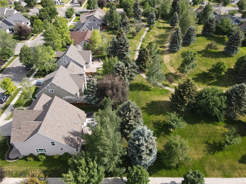 911 N Aster Property Photo 3