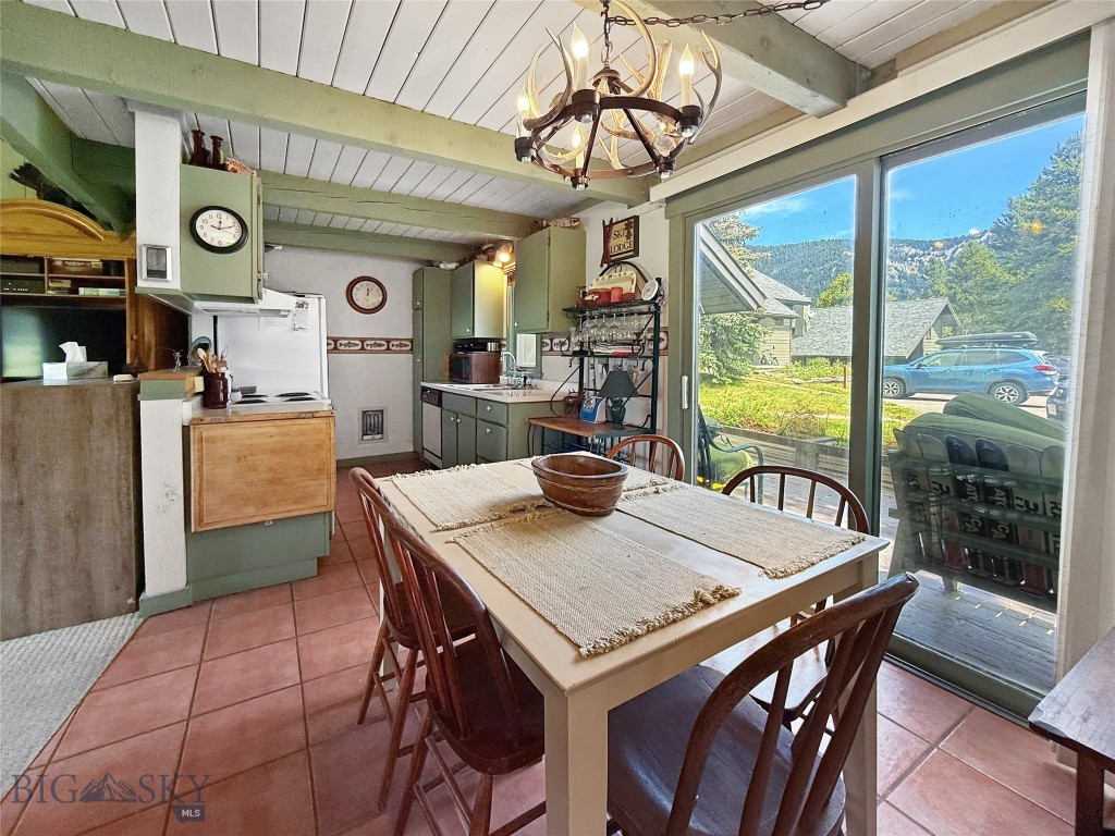 79 Yellowstone Spur 79a Property Photo 8