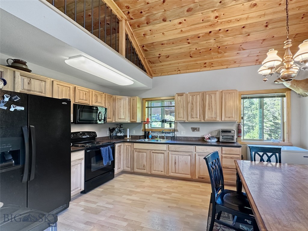 16 Upper Slope Property Photo 4