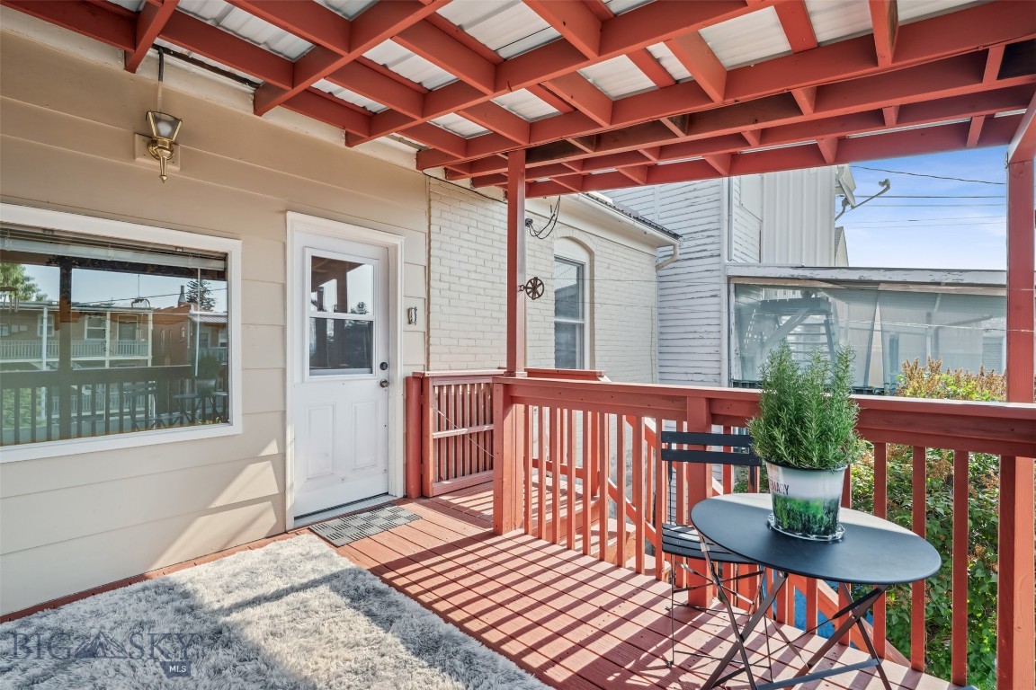 1046 W Park Street Property Photo