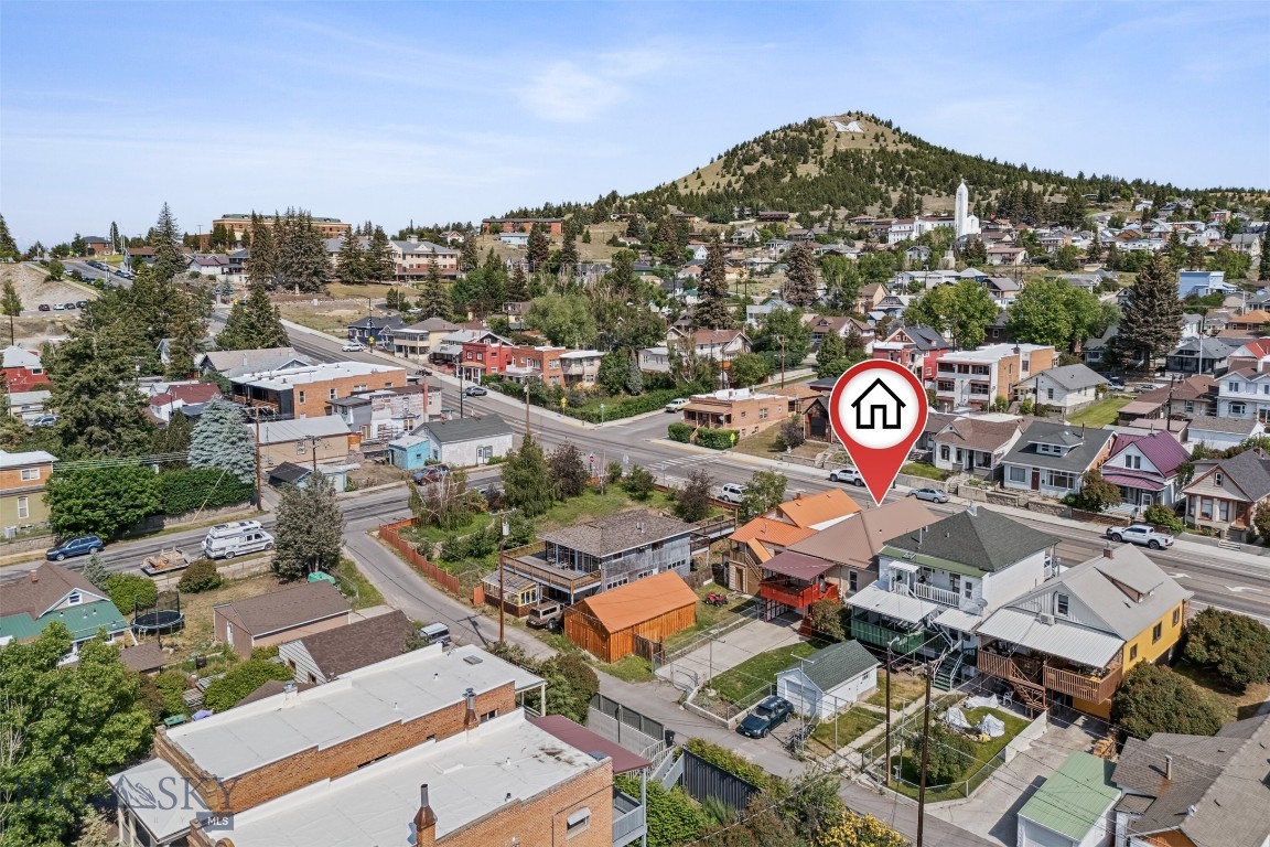 1046 W Park Street Property Photo 2