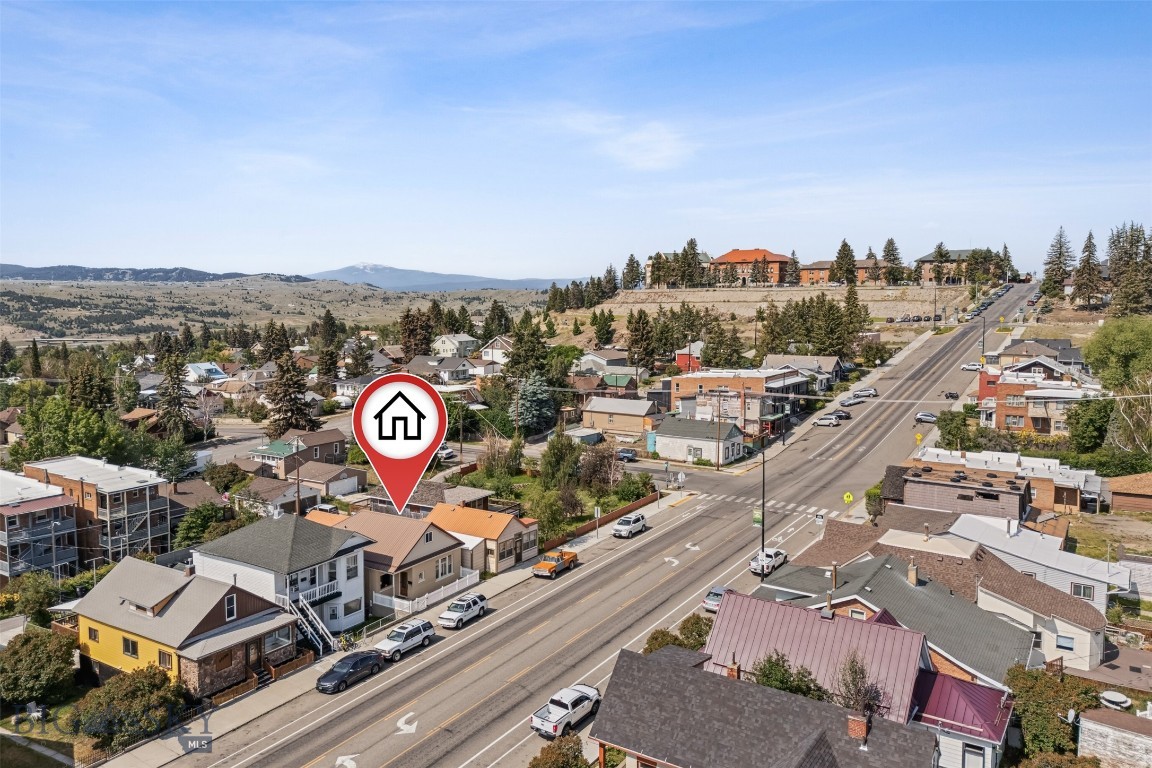 1046 W Park Street Property Photo 3