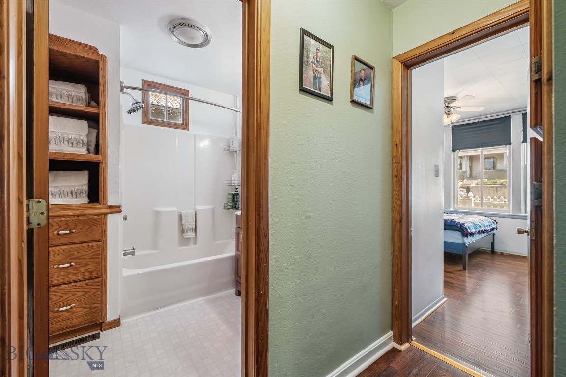 1046 W Park Street Property Photo 12