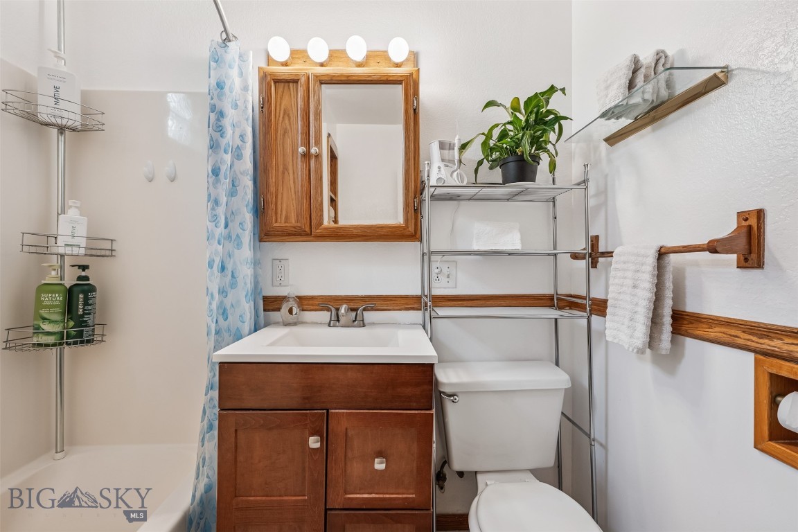 1046 W Park Street Property Photo 13