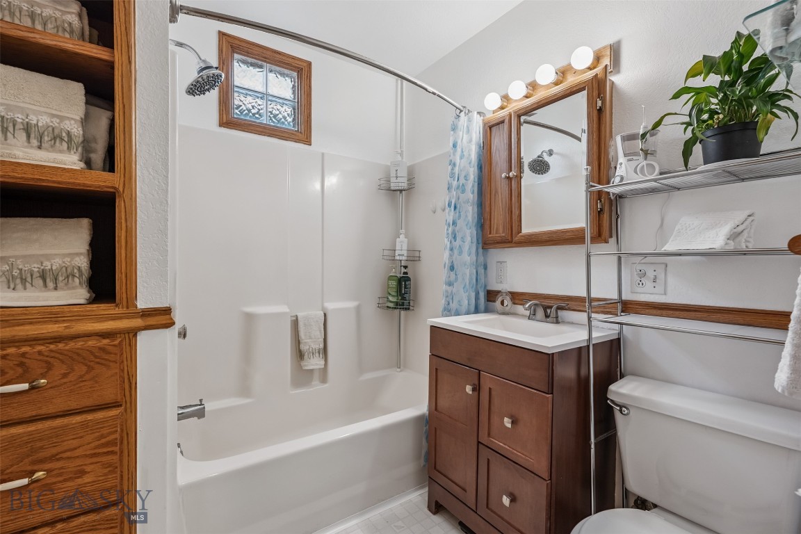 1046 W Park Street Property Photo 14