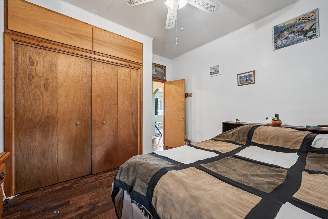 1046 W Park Street Property Photo 20