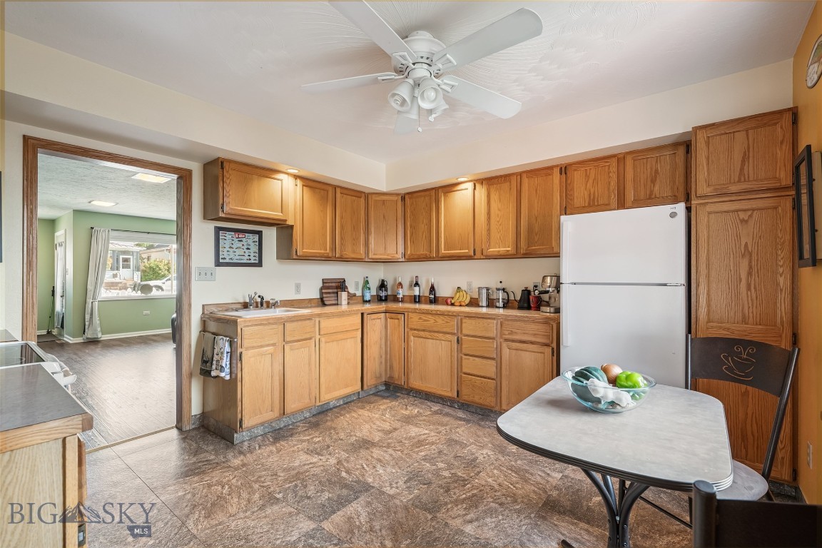 1046 W Park Street Property Photo 22