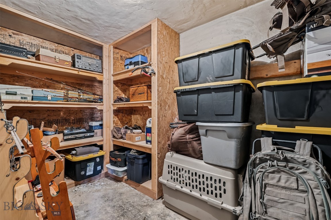 1046 W Park Street Property Photo 35