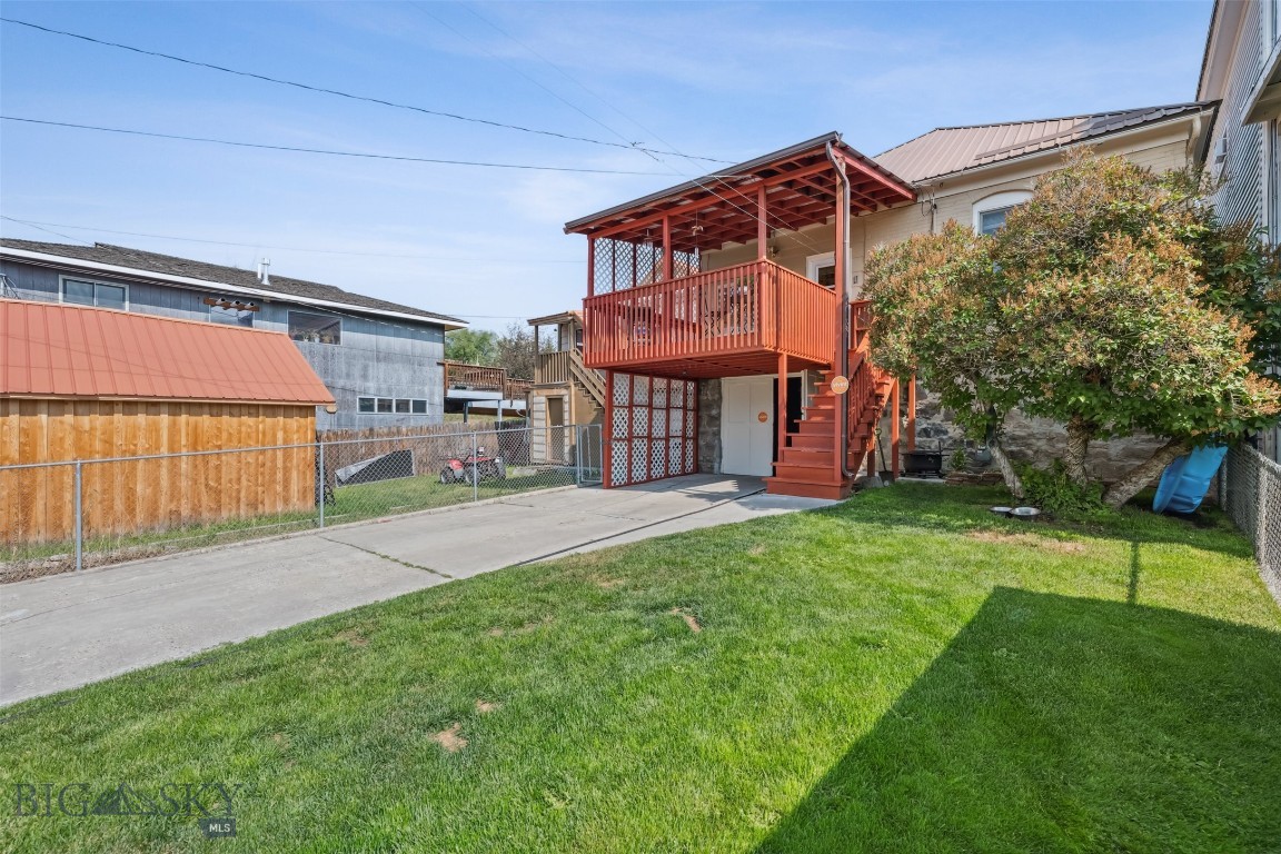 1046 W Park Street Property Photo 36