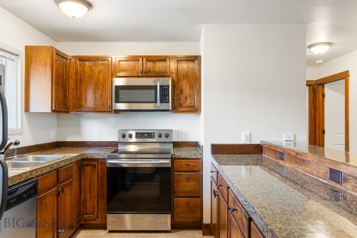 734 S 23rd Avenue 5 Property Photo 9