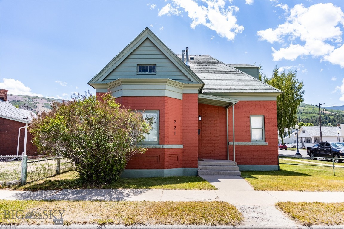 721 W Park Avenue Property Photo 3