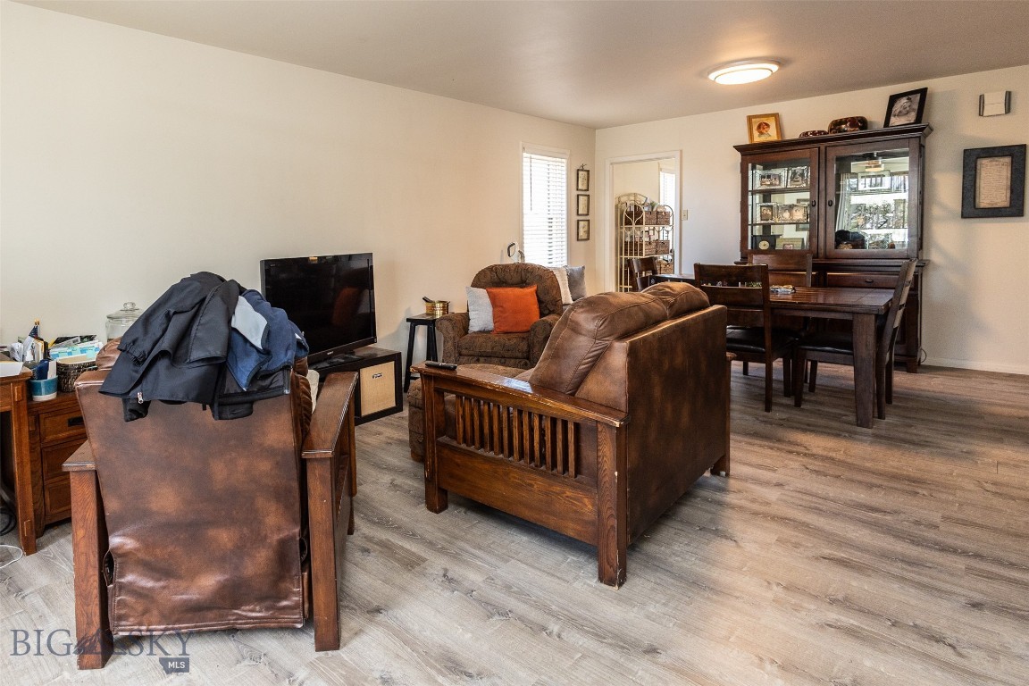 721 W Park Avenue Property Photo 19