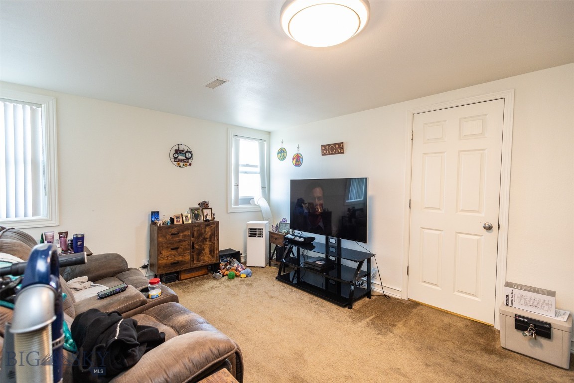 721 W Park Avenue Property Photo 41