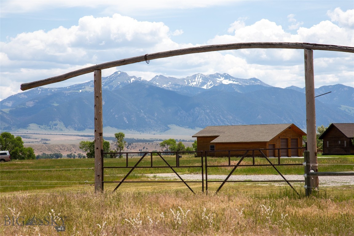 107 Antelope Meadows Road Property Photo 3