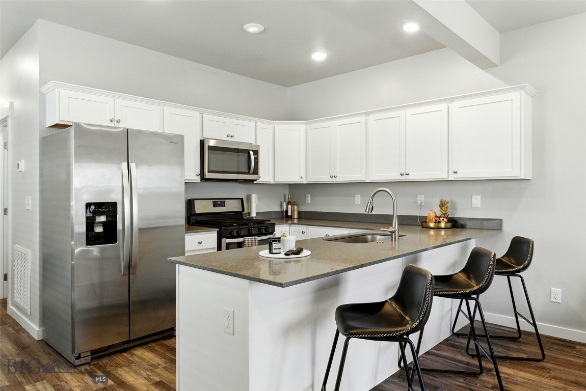 95 9th Street B Property Photo 1