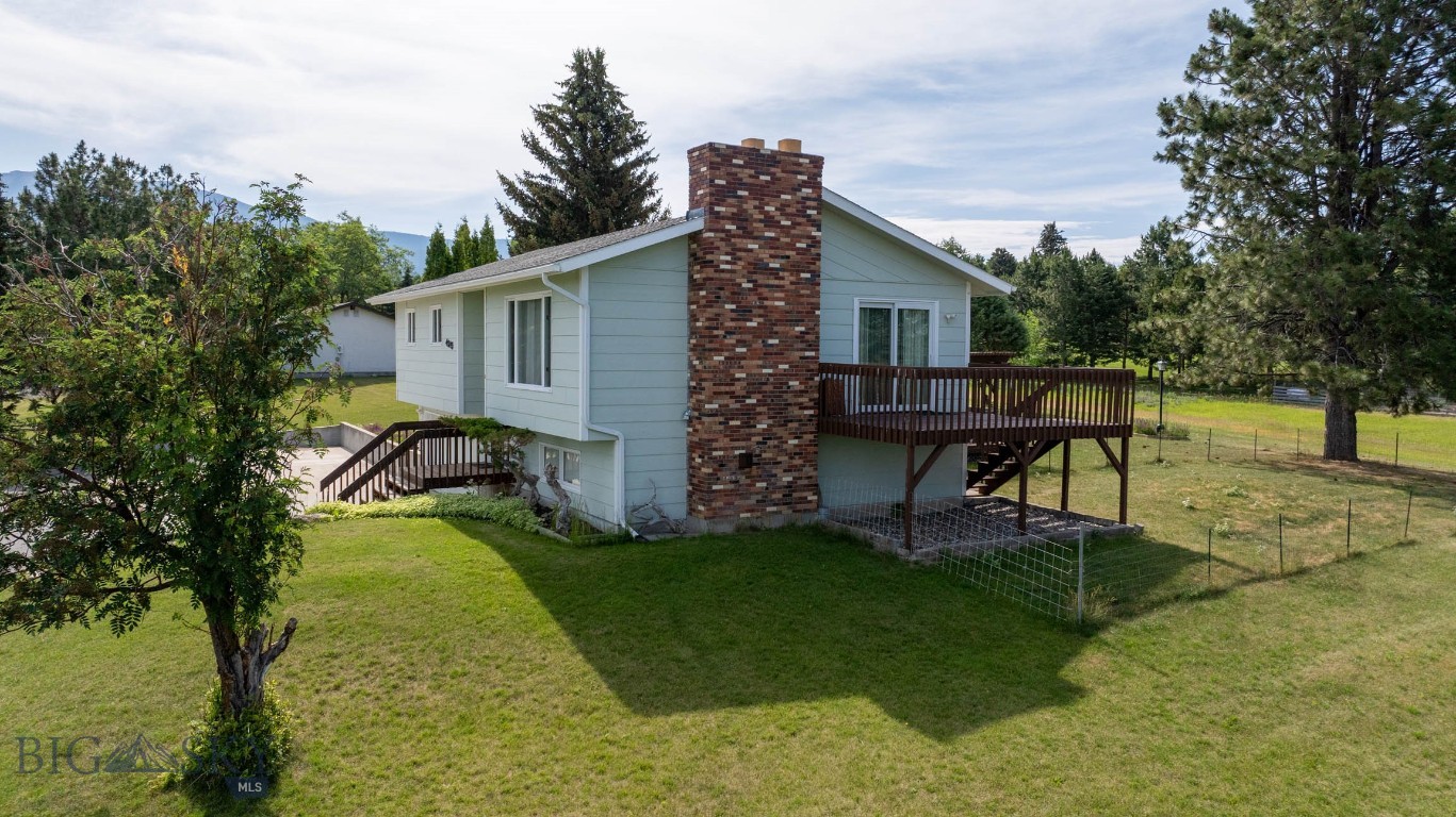 4919 Itana Circle Property Photo 6