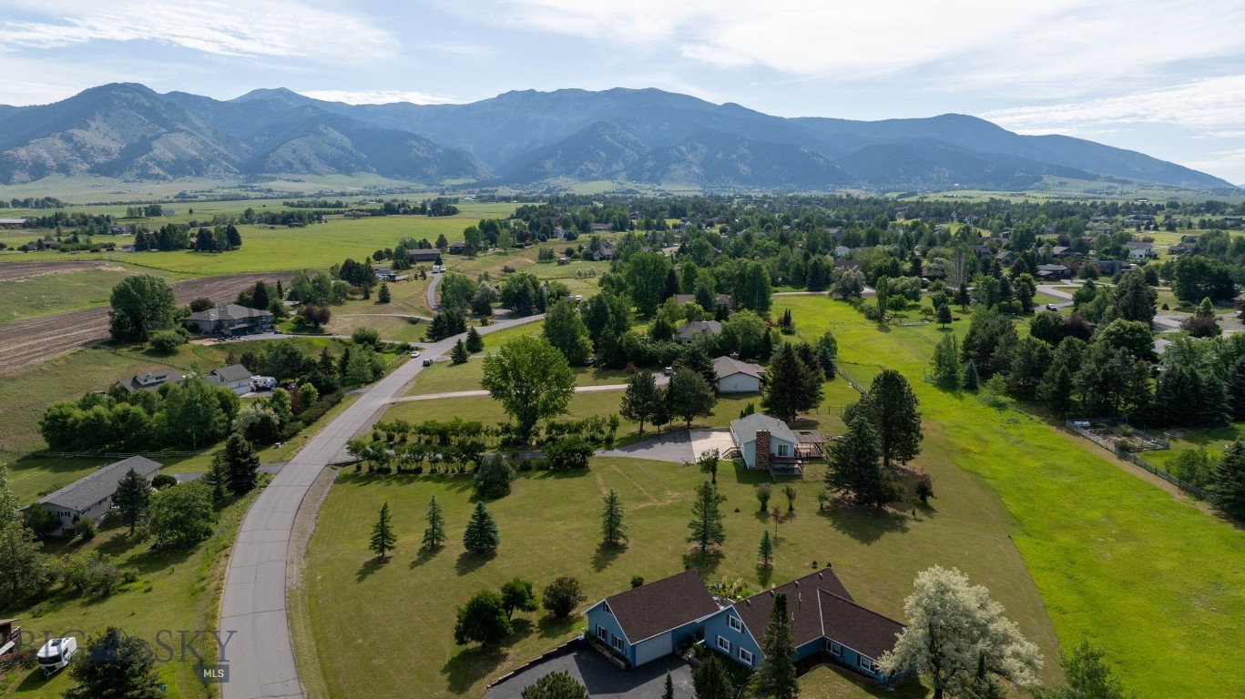 4919 Itana Circle Property Photo 10