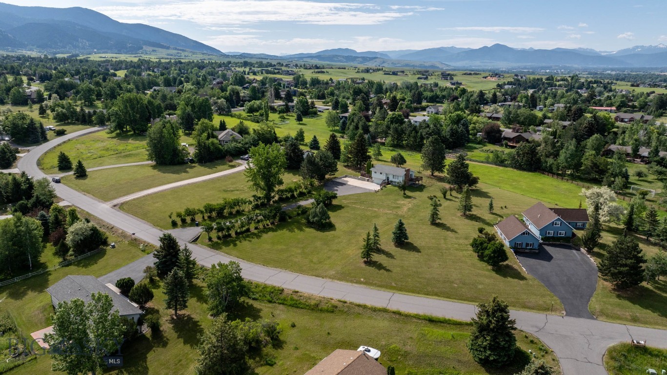 4919 Itana Circle Property Photo 13