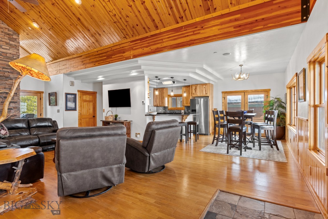 670 Antler Ridge Property Photo 6