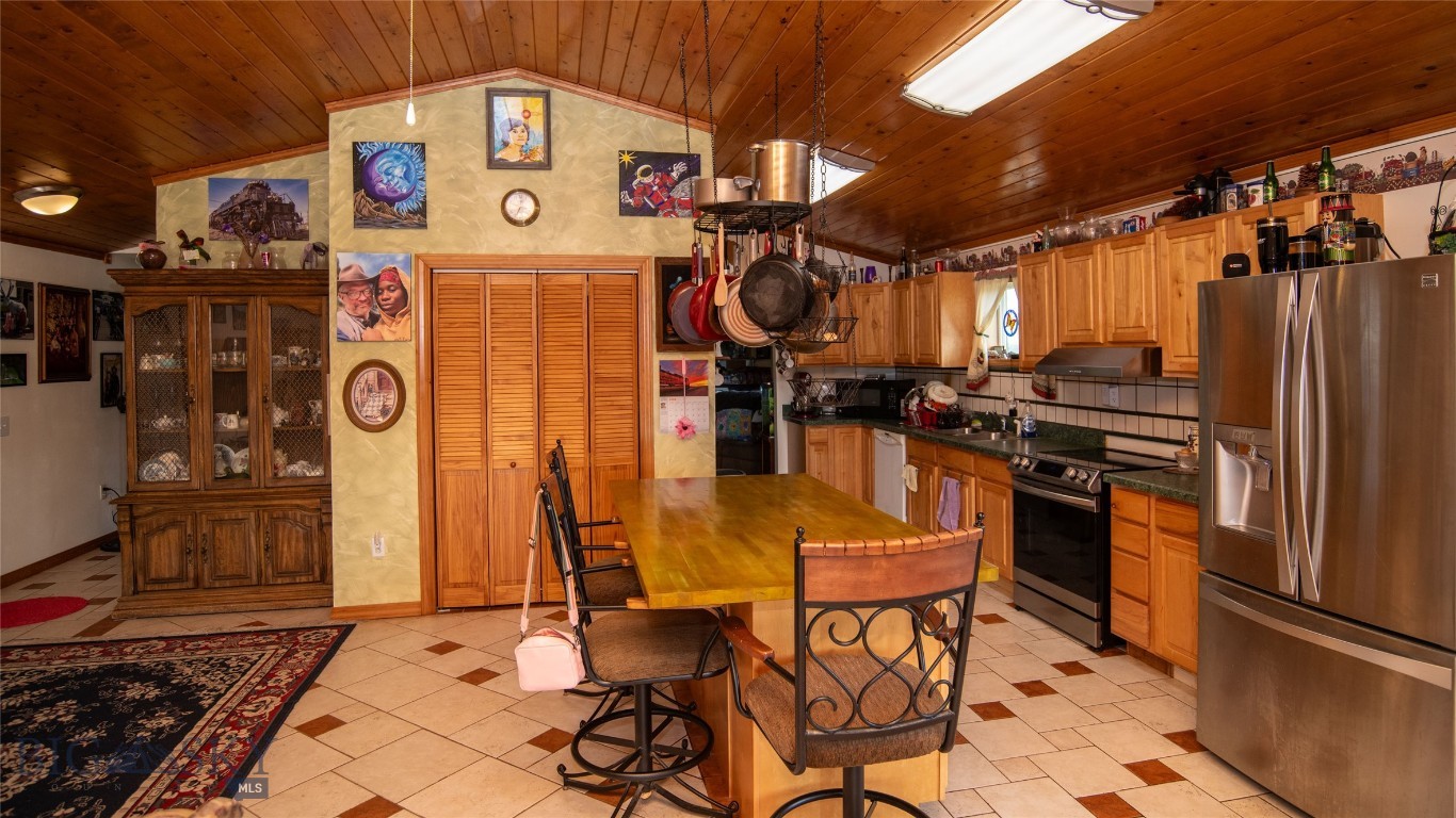 65 Indian Rings Road Property Photo 17