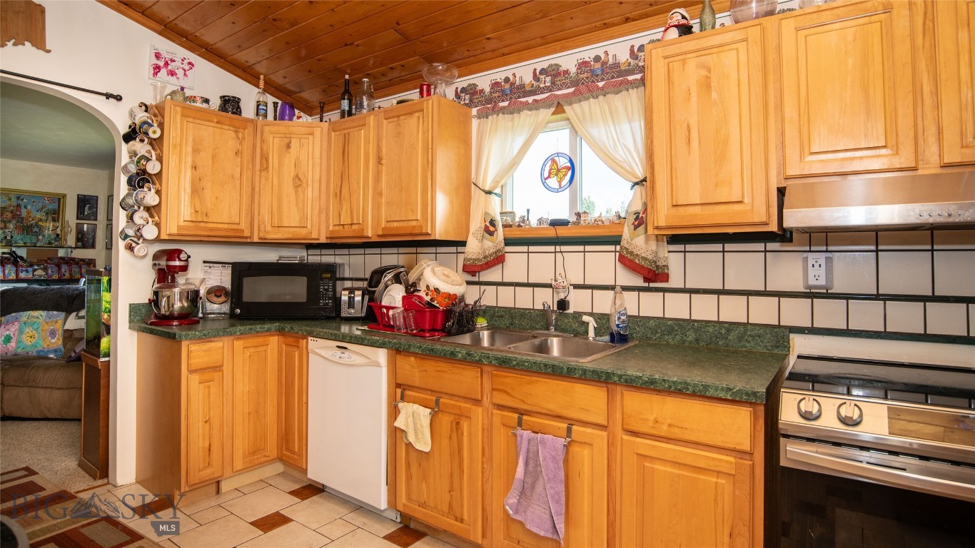 65 Indian Rings Road Property Photo 19