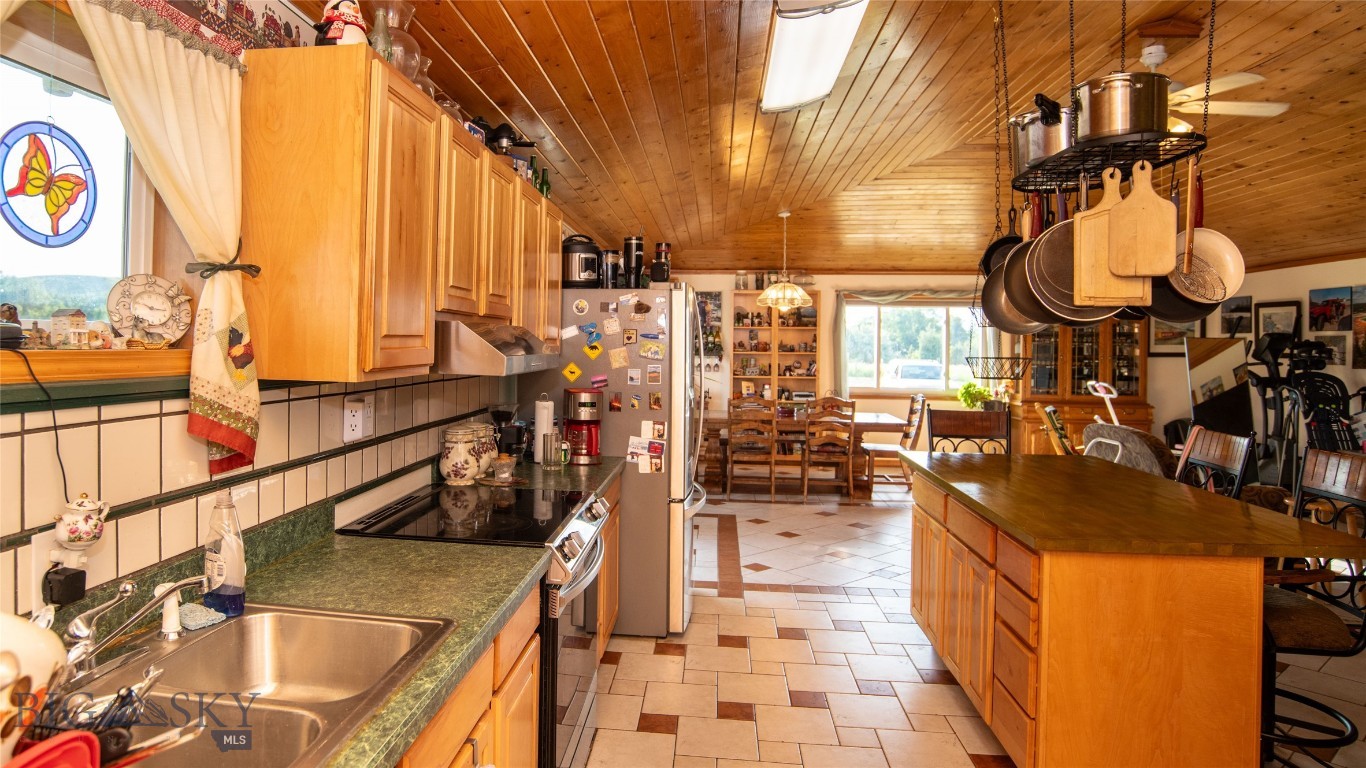 65 Indian Rings Road Property Photo 20