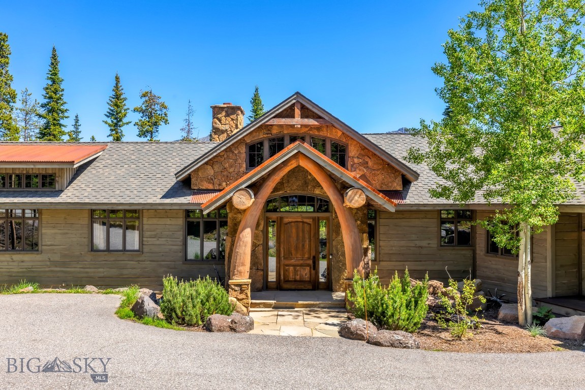 83 Peaks View Drive