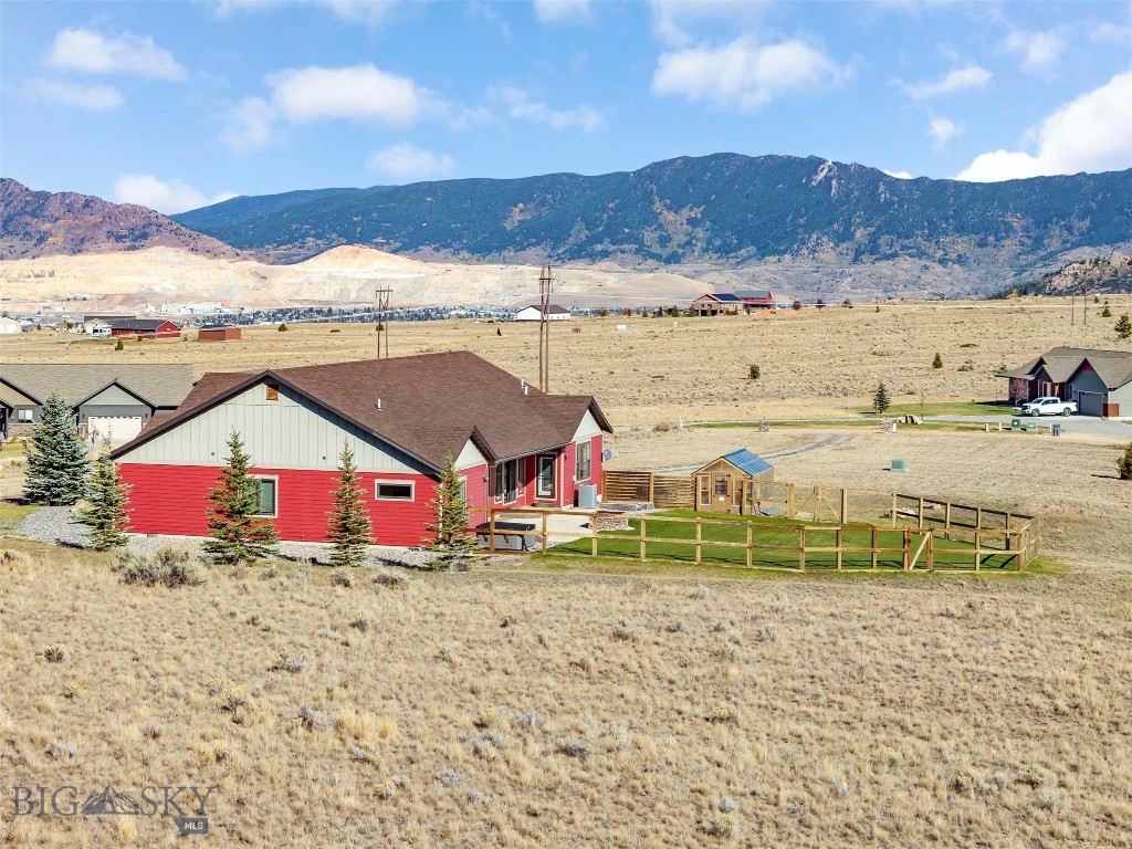 187 Telemark Lane Property Photo 9