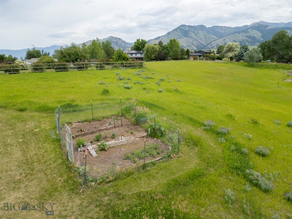 3550 Yellowbell Road Property Photo 10